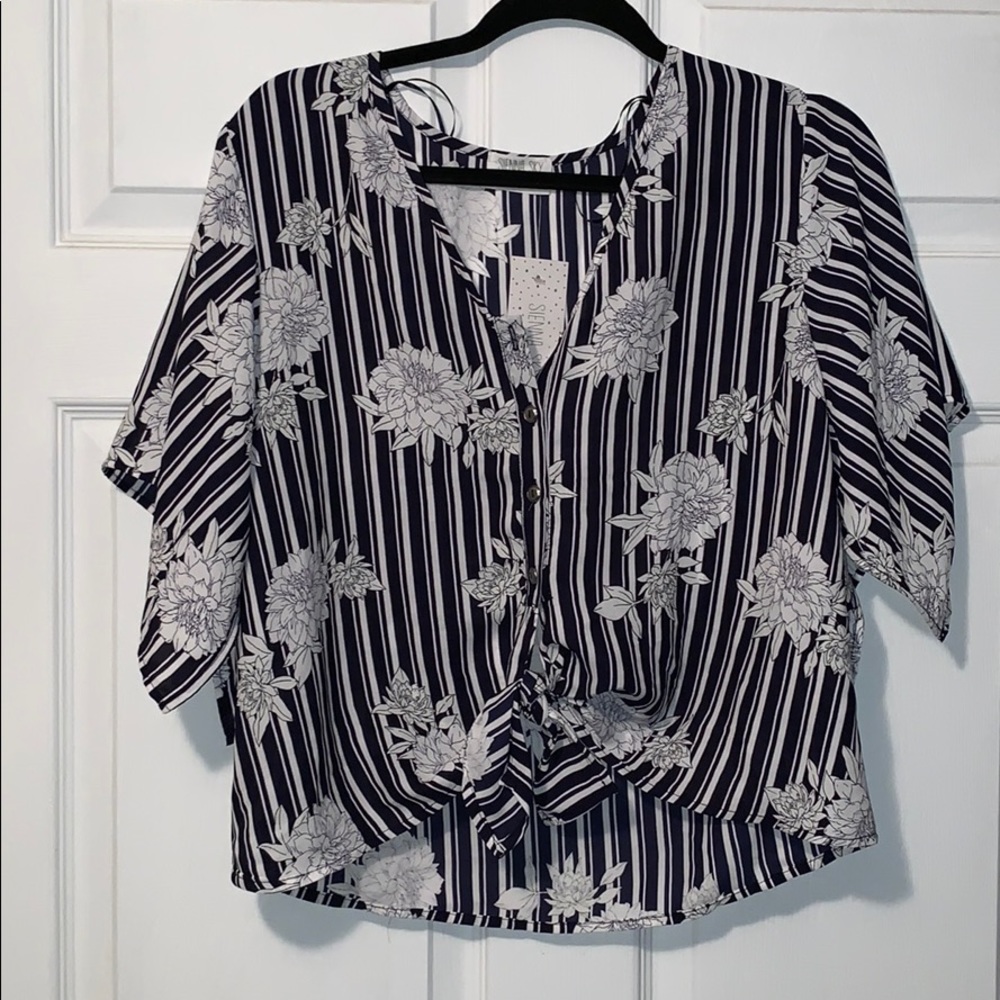 Navy&White Tee with Tie